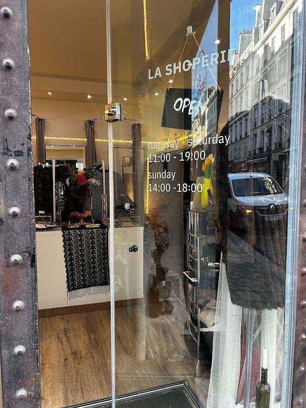 Photo de La Shoperie | Vintage Shop | Paris