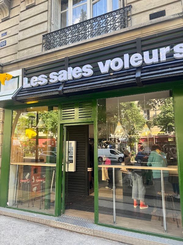 Photo de Les sales voleurs République
