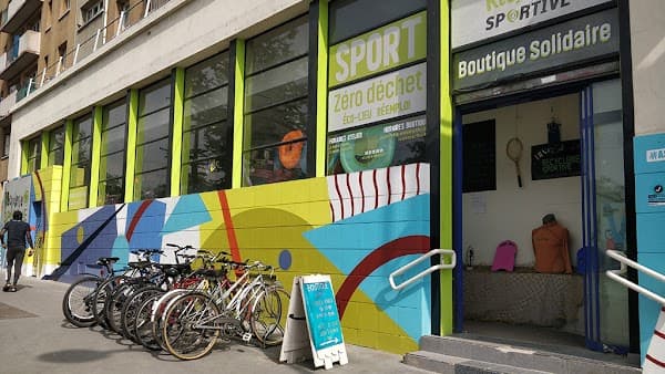 Photo de Recyclerie Sportive Paris - Boutique de seconde main et atelier co-réparation vélos